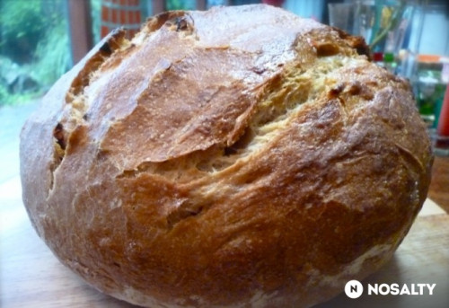 Vadélesztős-kovászos kenyér